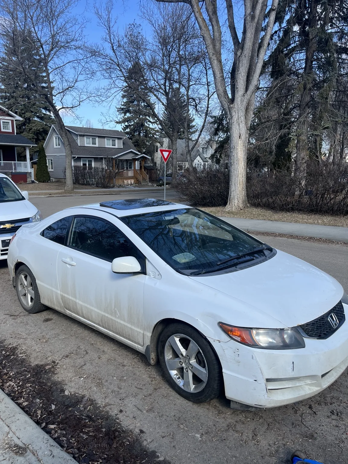 Flat tire repair for Honda Civic in Downtown Edmonton by Dama Mobile Tire Shop