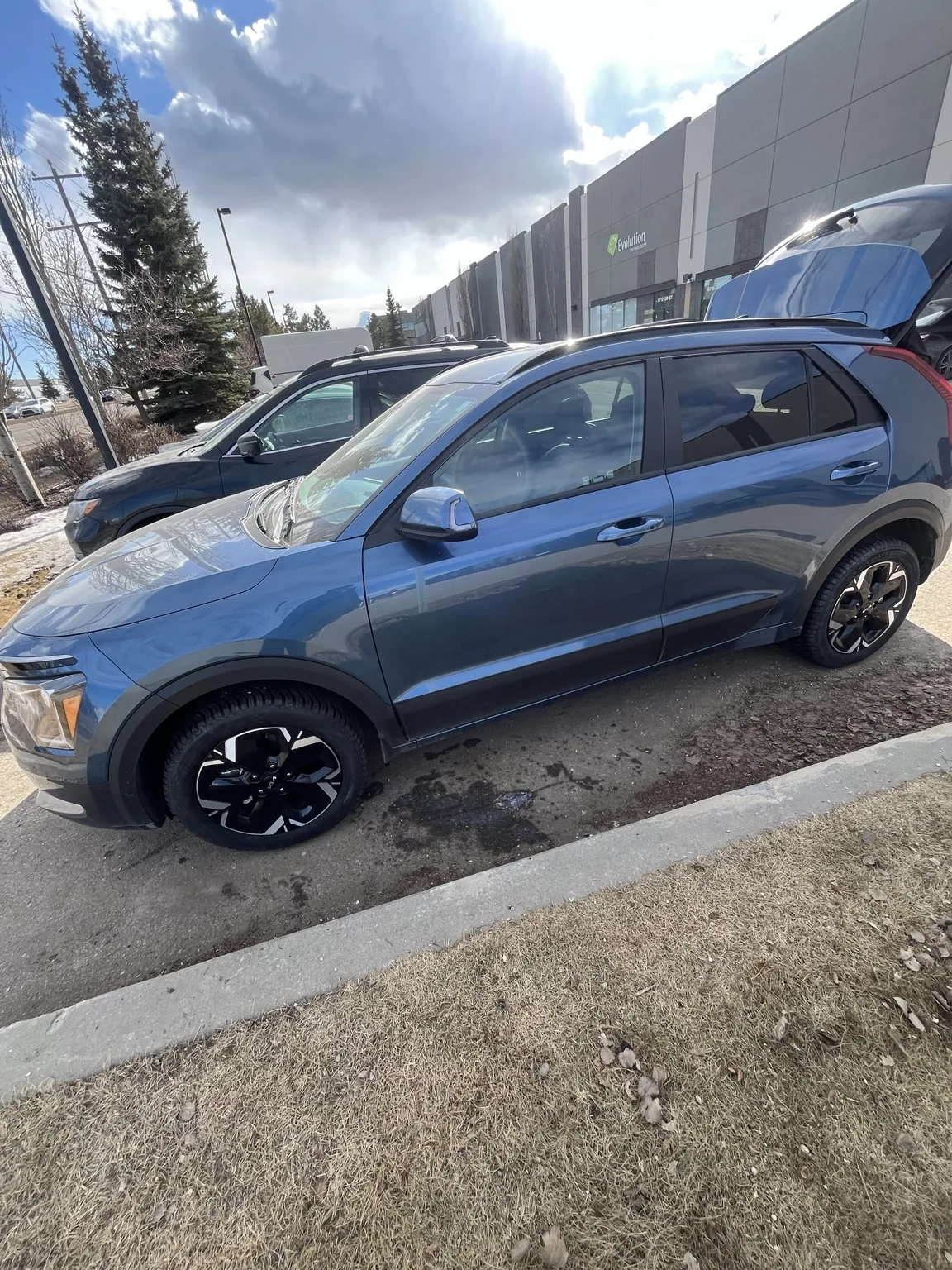 Flat tire repair for Kia EV in Edmonton by Dama Mobile Tire Shop
