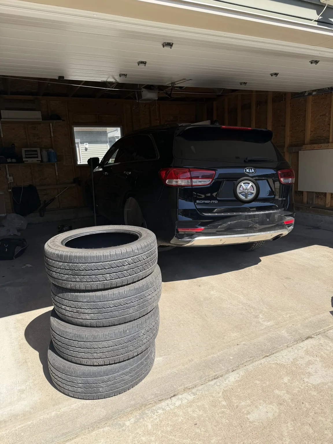 Four tire change at home for Kia Sorento in Edmonton by Dama Mobile Tire Shop