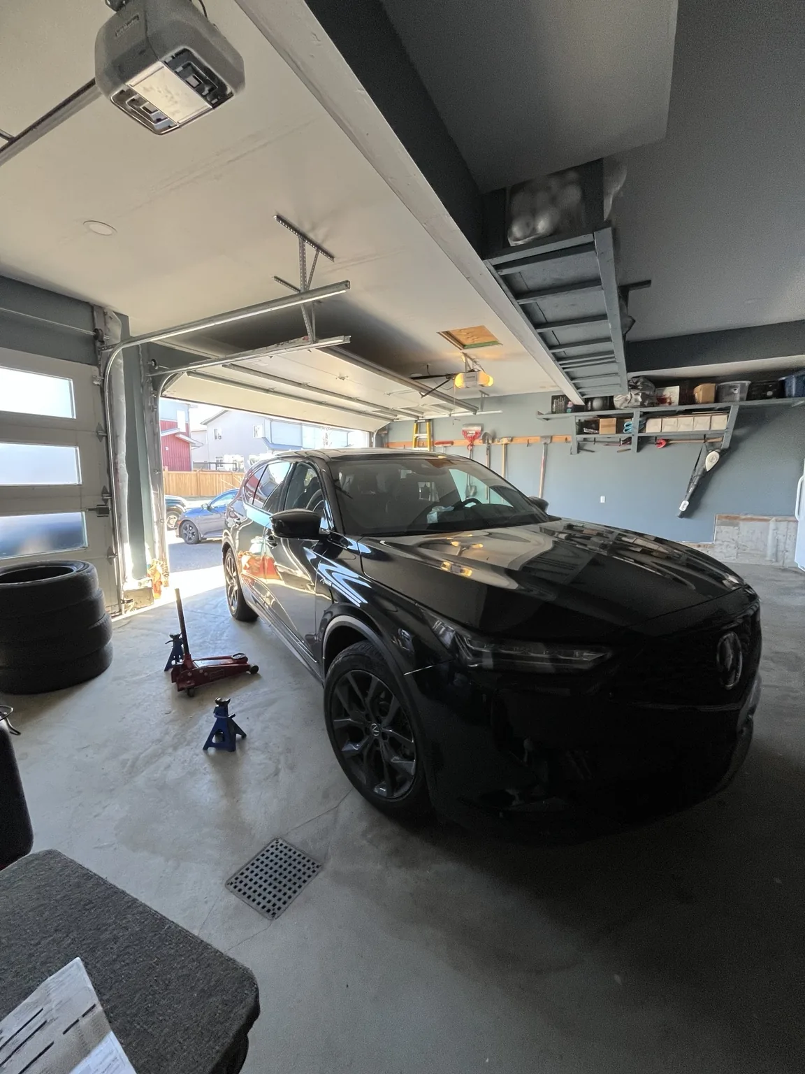 Four tire changeover and wheel balancing for Acura MDX in Edmonton by Dama Mobile Tire Shop