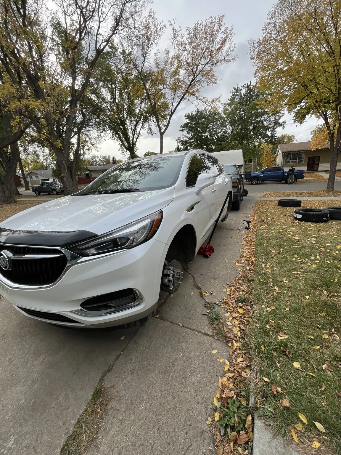 Four tire changeover and wheel balancing for Buick Envista in Edmonton by Dama Mobile Tire Shop