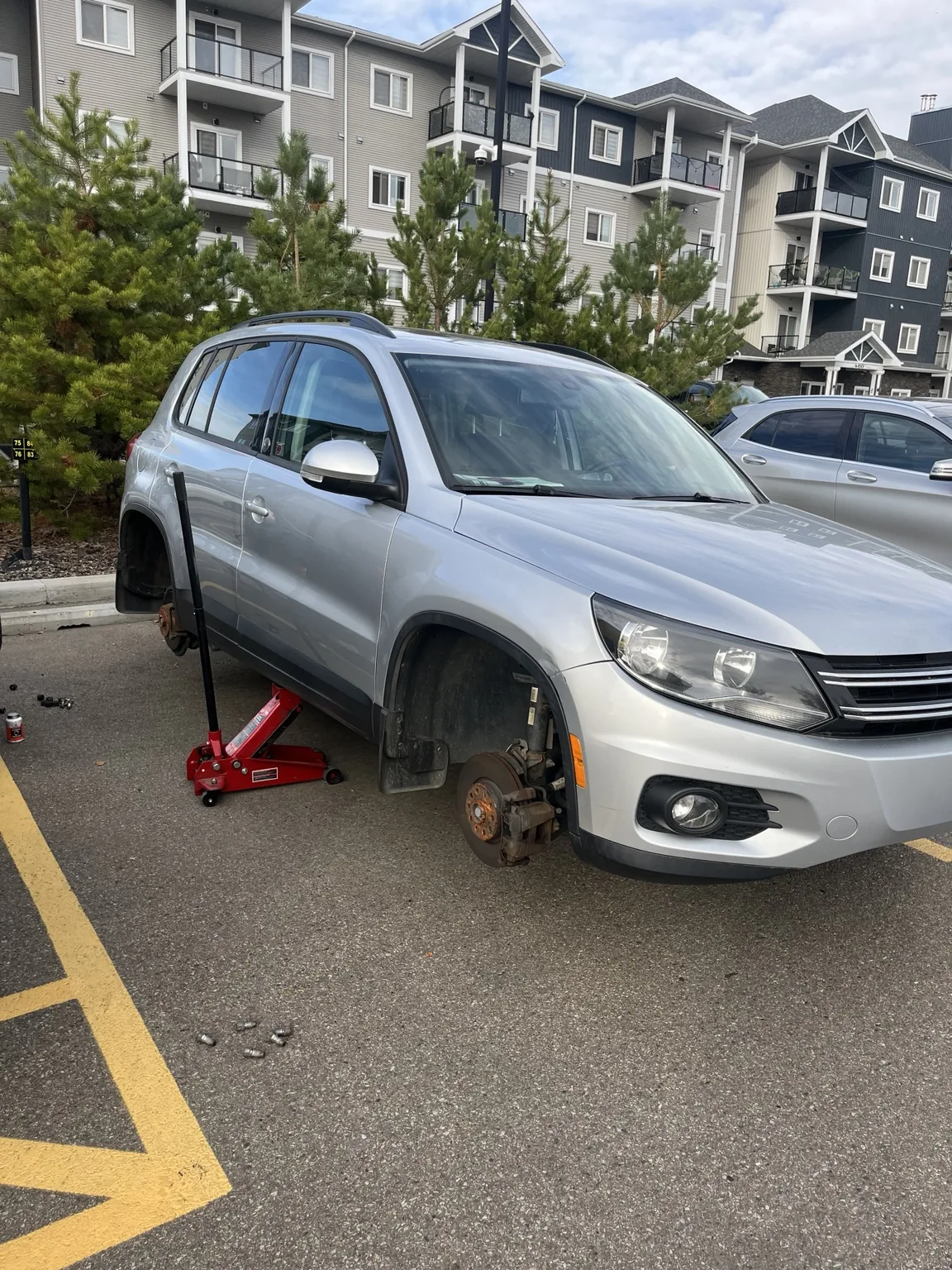 Four tires changed at customer apartment for Volkswagen Tiguan in Edmonton by Dama Mobile Tire Shop