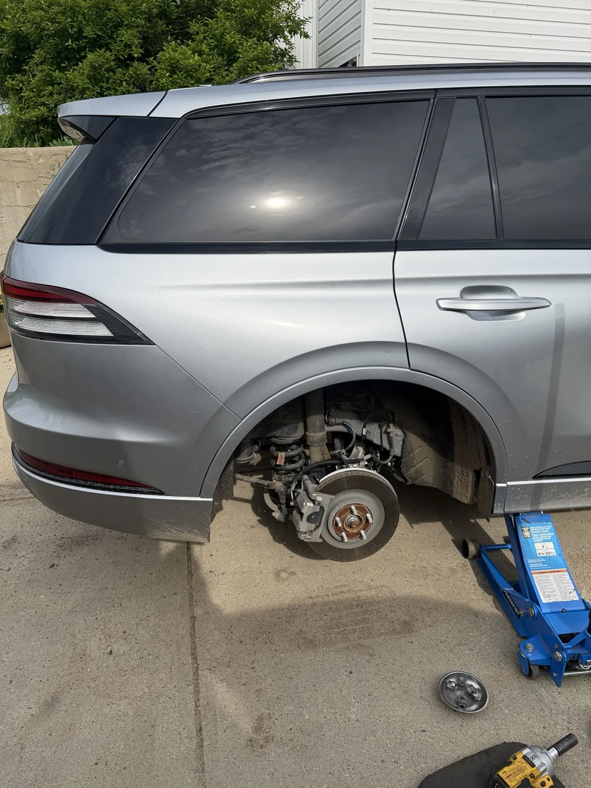 Flat Tire Repair on a Lincoln Aviator in Sherwood Park photo