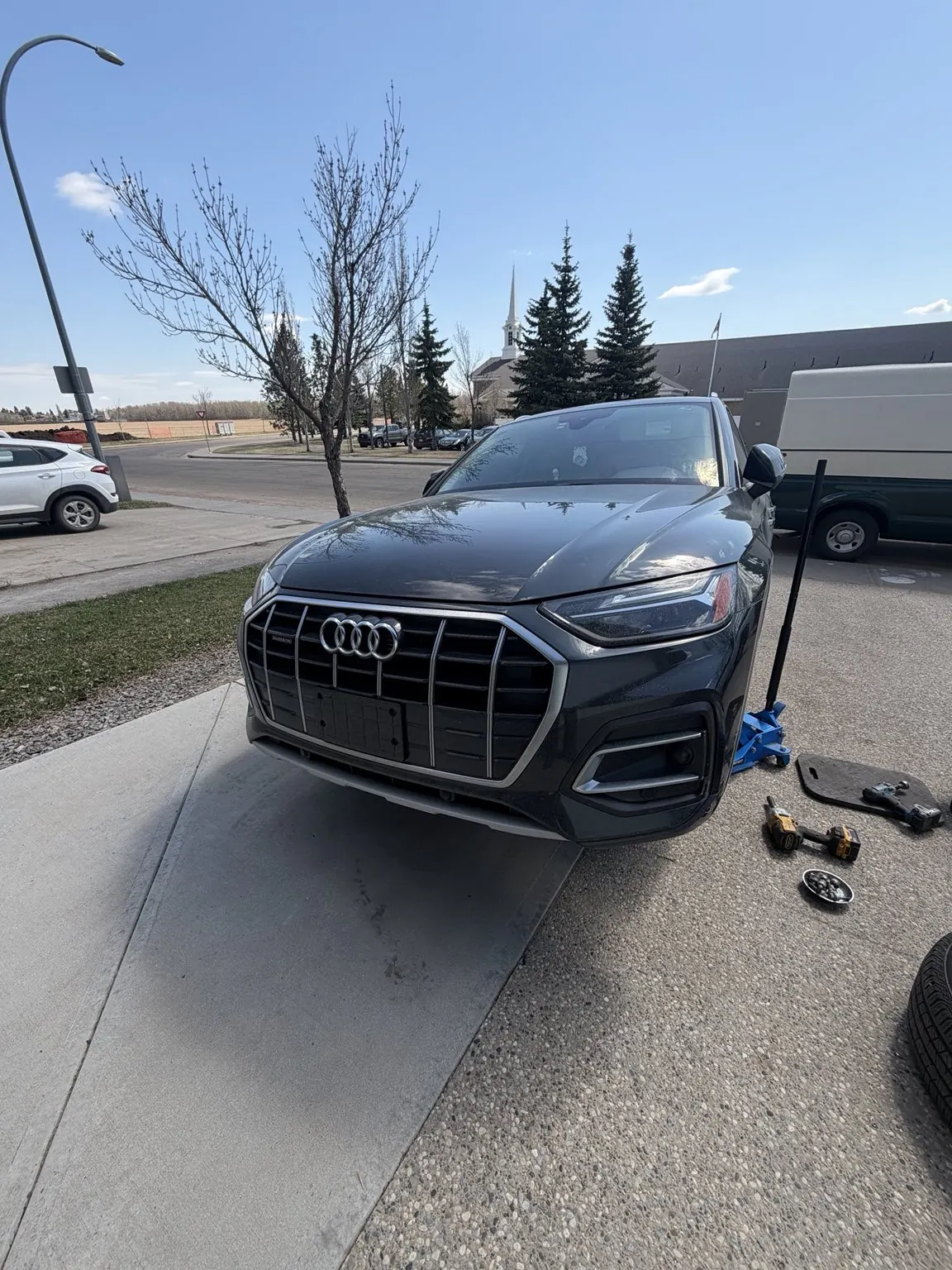 Seasonal Tire Changeover and Wheel Balancing on Audi Q5 in North Edmonton