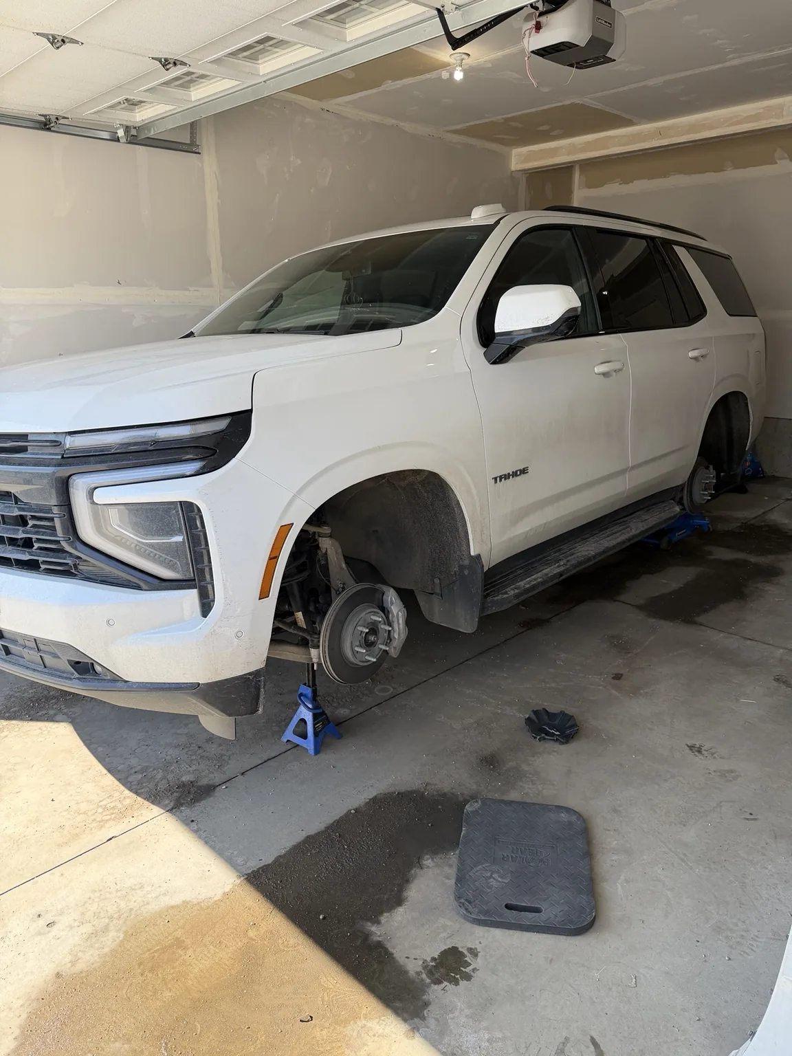 Seasonal tire changeover for Chevrolet Tahoe in Beaumont by Dama Mobile Tire Shop