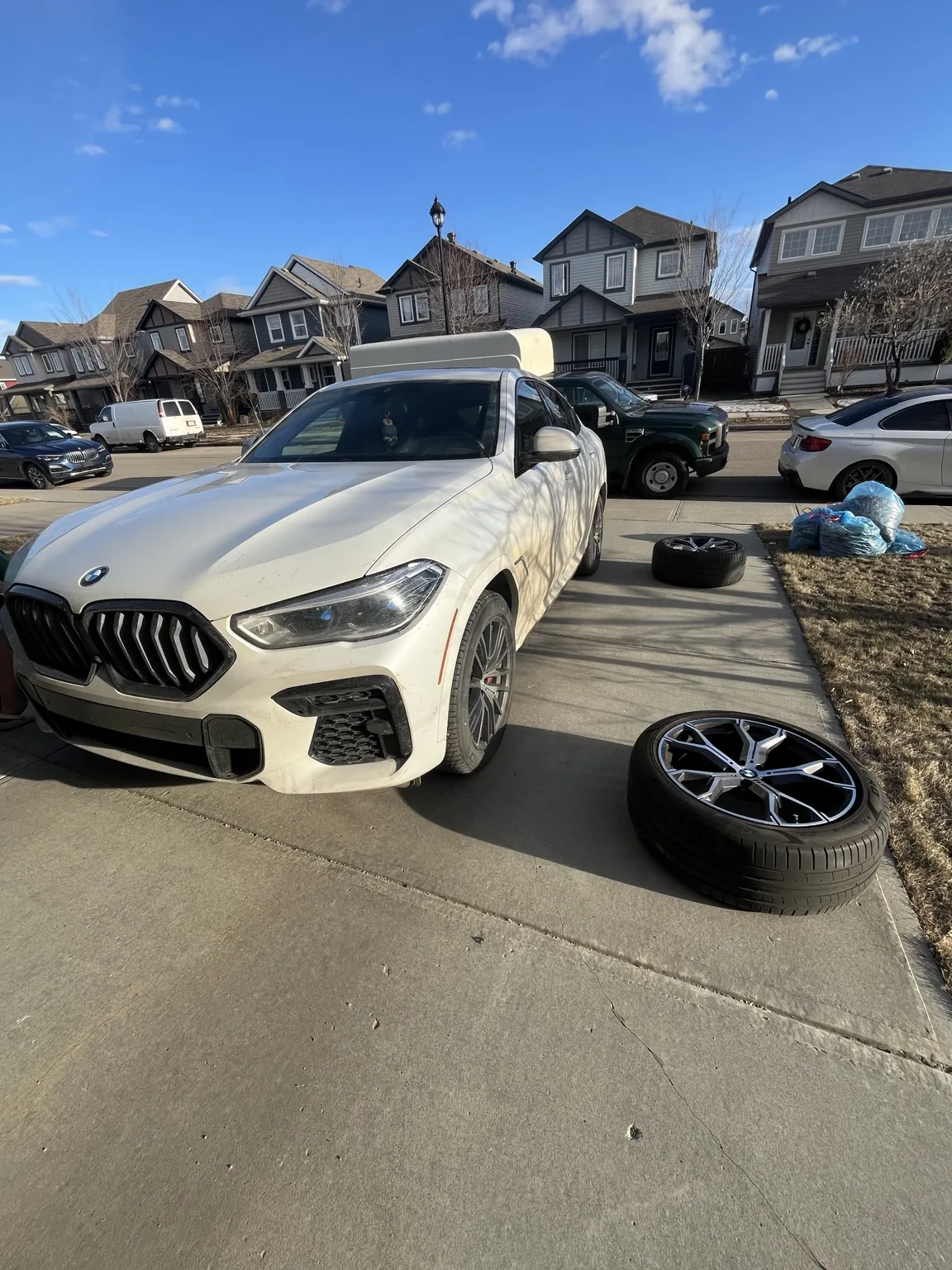 Seasonal tire swap for BMW X6M in Edmonton by Dama Mobile Tire Shop